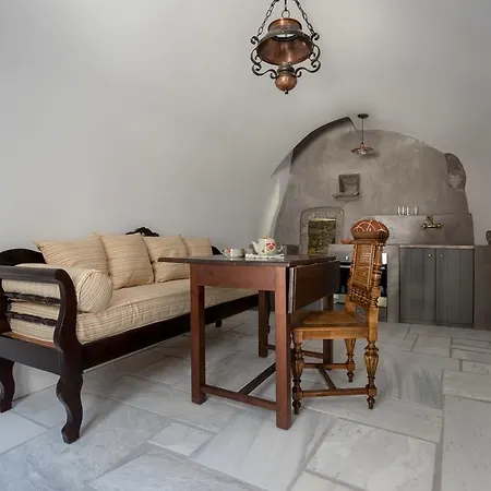 Casasantantonio 18th Century Luxury Mansion Fira (Santorini)