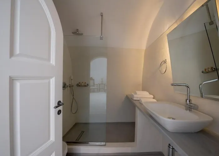 Casasantantonio 18th Century Luxury Mansion Fira (Santorini)